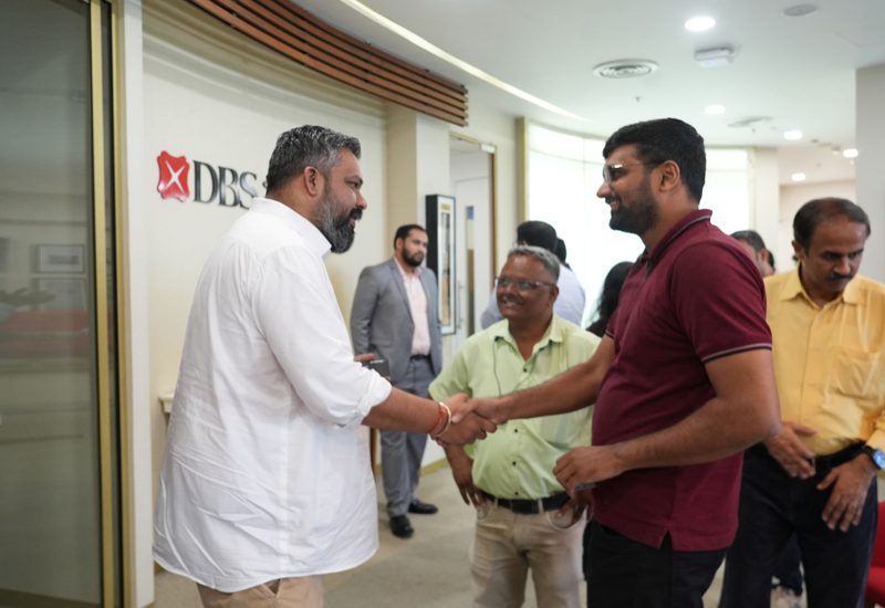 Investor welcome at a DBS partnership session